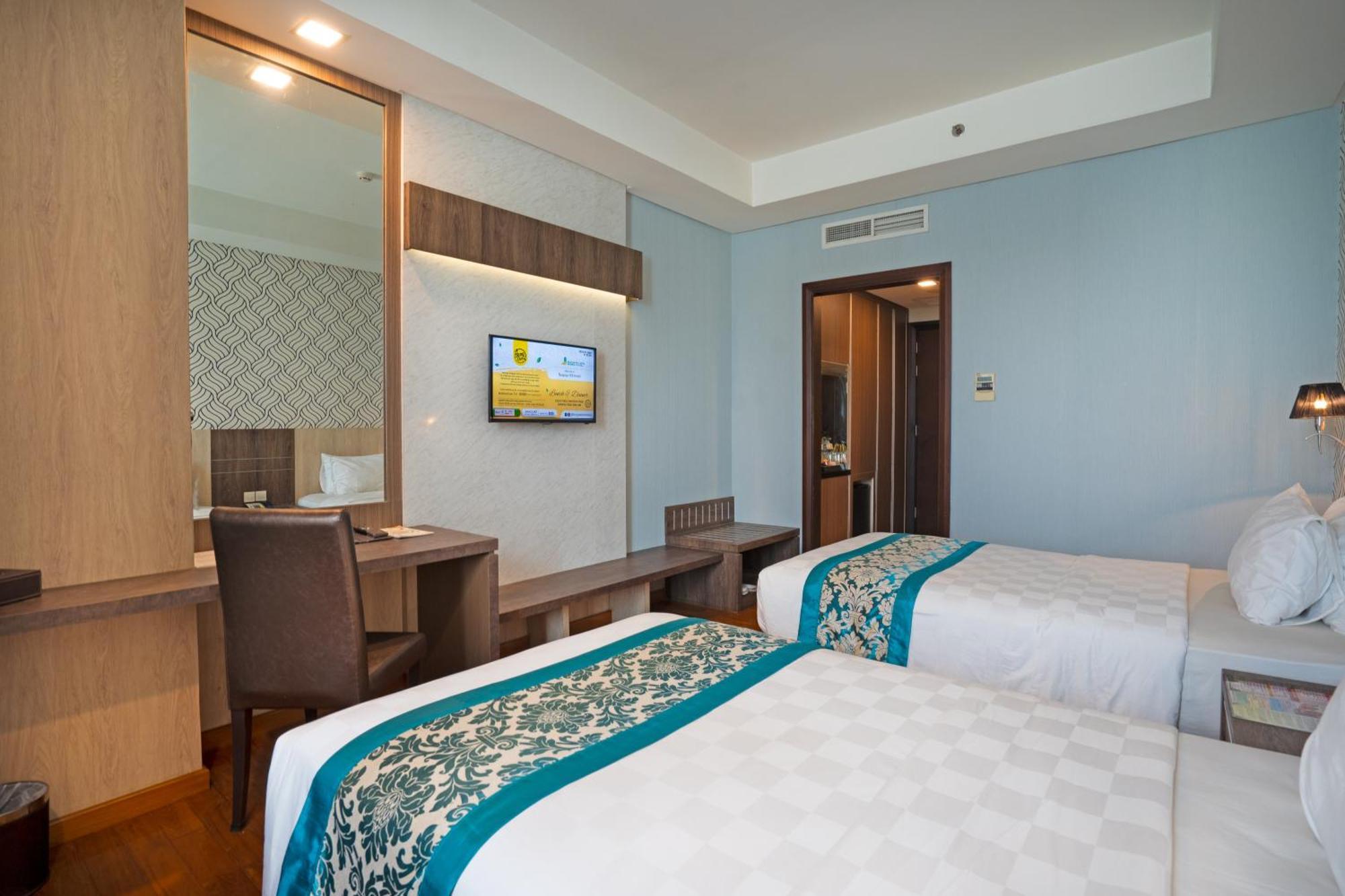 Nagoya Hill Hotel Batam Exterior photo