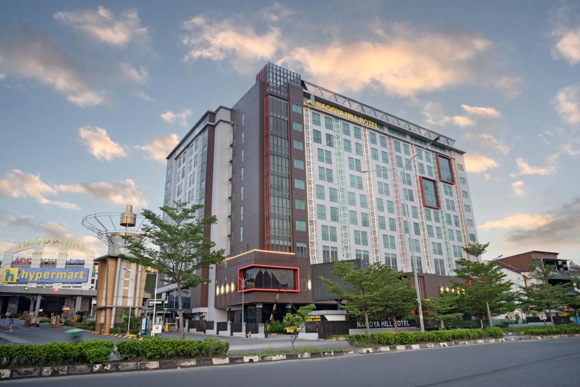 Nagoya Hill Hotel Batam Exterior photo