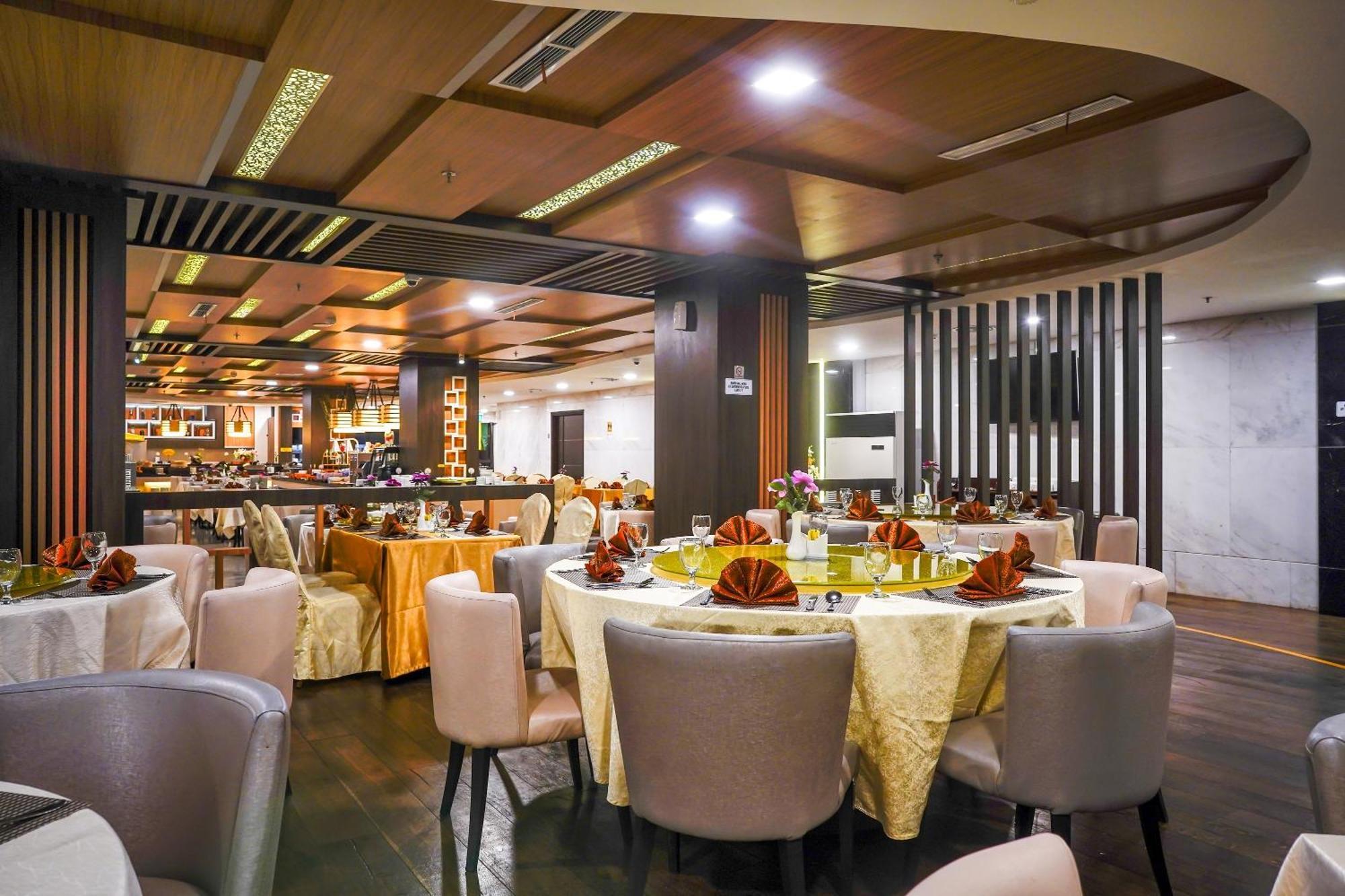 Nagoya Hill Hotel Batam Exterior photo