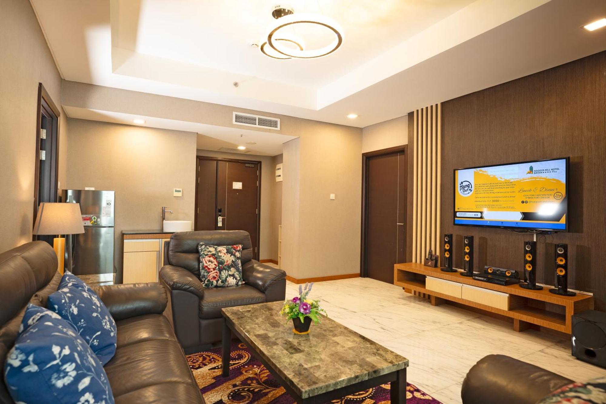 Nagoya Hill Hotel Batam Exterior photo