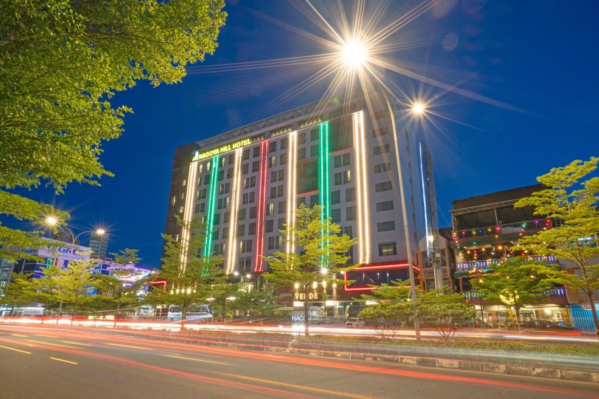 Nagoya Hill Hotel Batam Exterior photo