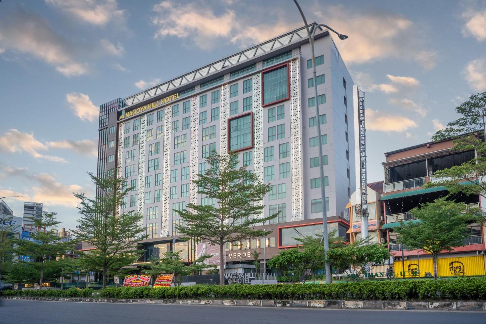 Nagoya Hill Hotel Batam Exterior photo