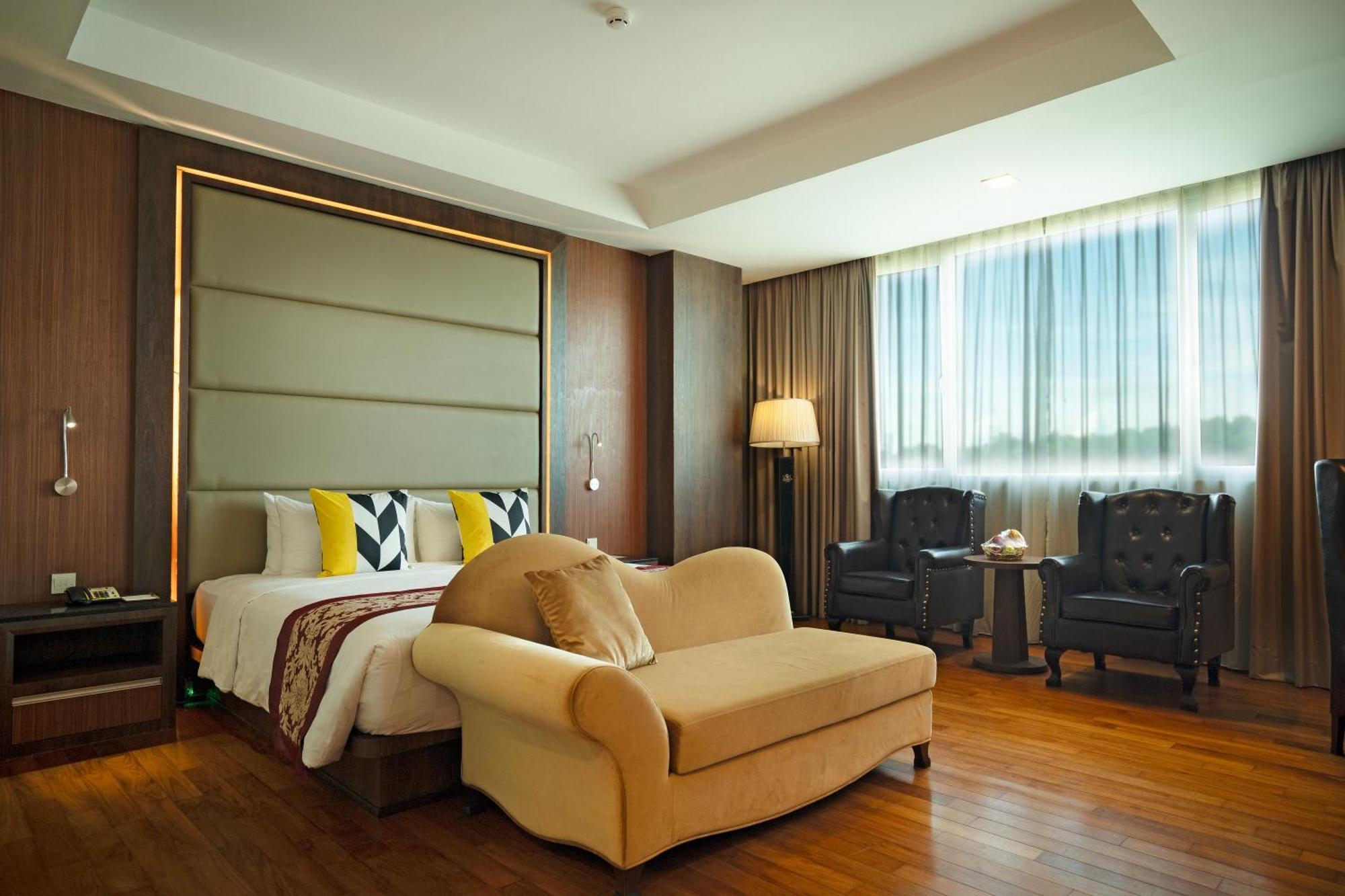 Nagoya Hill Hotel Batam Exterior photo