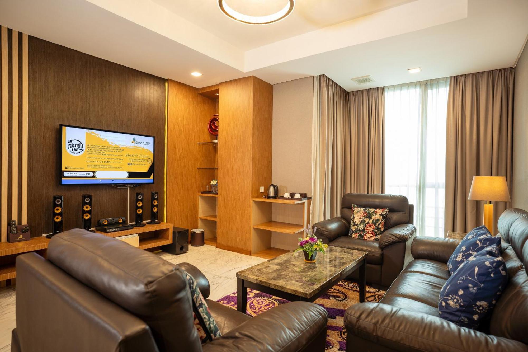Nagoya Hill Hotel Batam Exterior photo