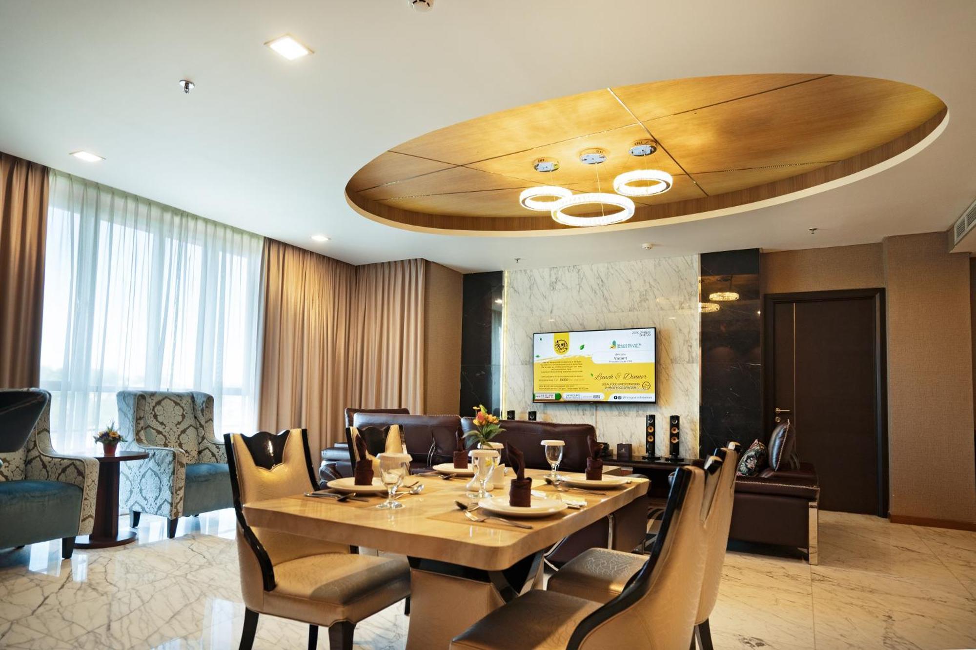 Nagoya Hill Hotel Batam Exterior photo