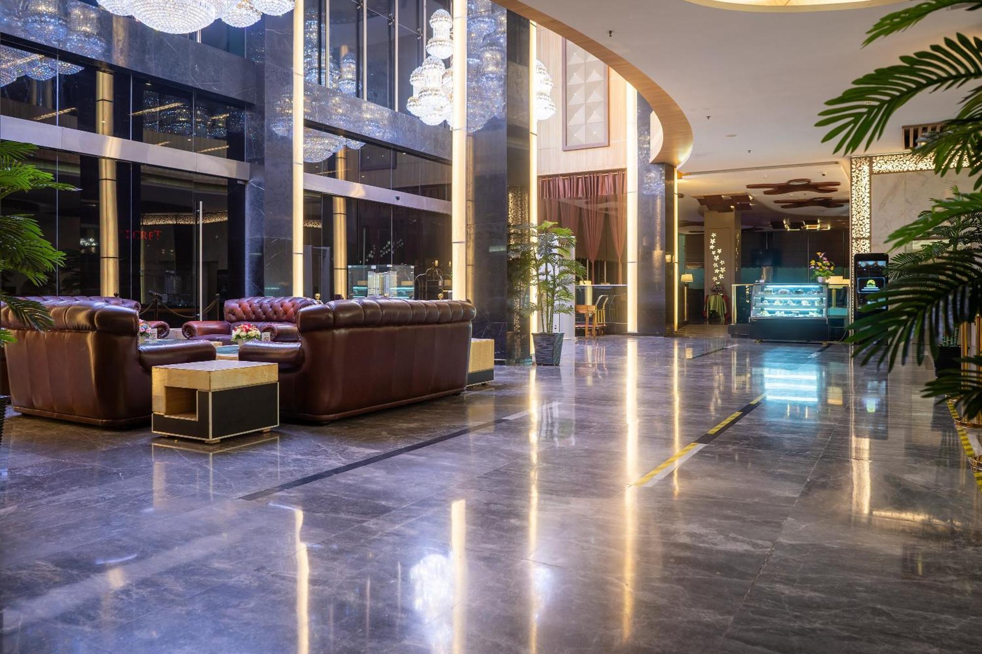 Nagoya Hill Hotel Batam Exterior photo