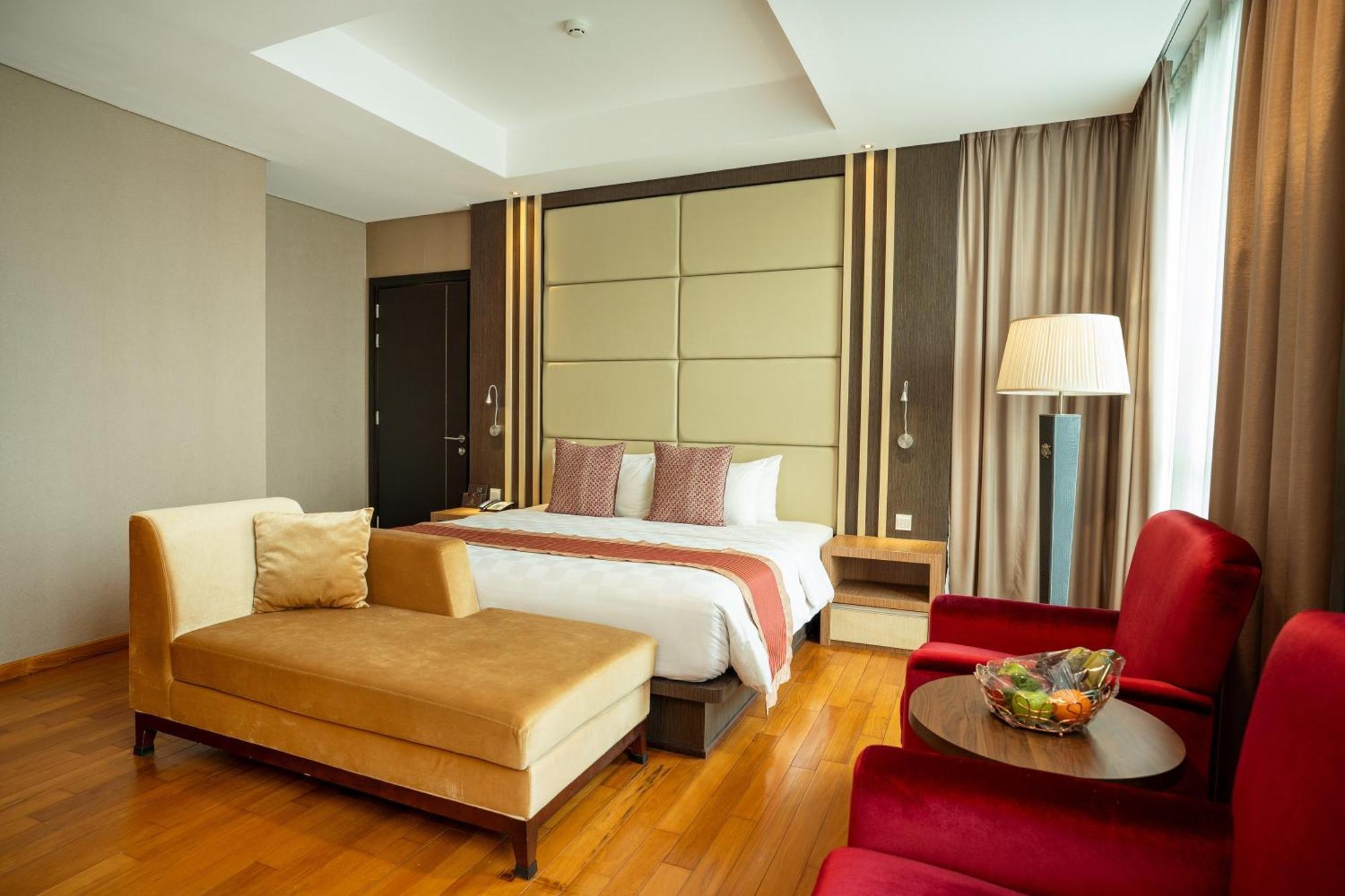 Nagoya Hill Hotel Batam Exterior photo