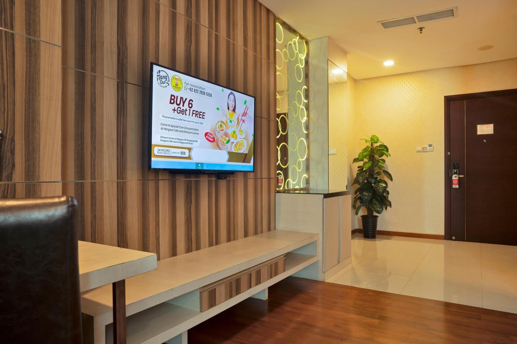 Nagoya Hill Hotel Batam Exterior photo