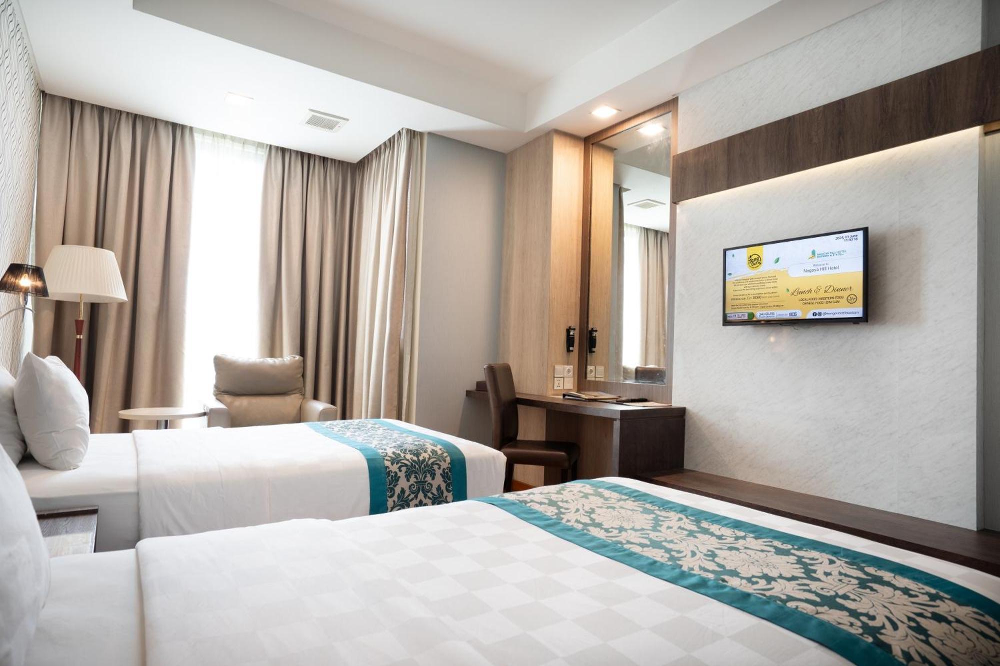 Nagoya Hill Hotel Batam Exterior photo