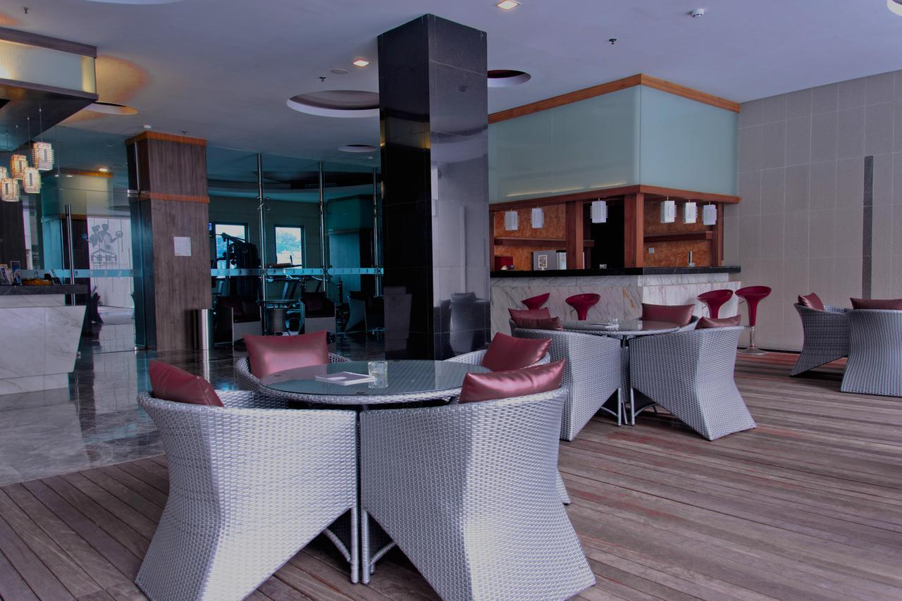 Nagoya Hill Hotel Batam Exterior photo